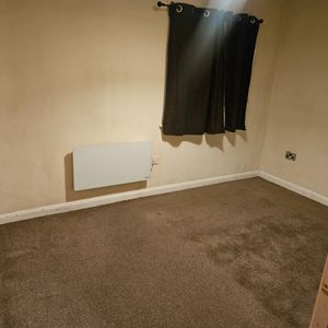 2 Bed Semi-Detached House, Whitebeam Lane, LS10 - Photo 2