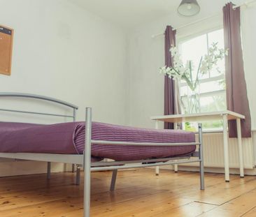 3 bedroom semi-detached house to rent - Photo 2