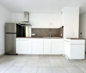 NIMES - T2 NEUF avec TERRASSE et GARAGE dans résidence avec PISCINE - Photo 4