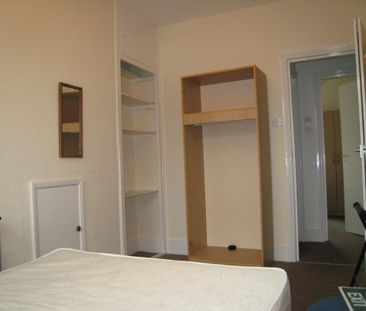 4 bedroom terraced house to rent - Photo 2