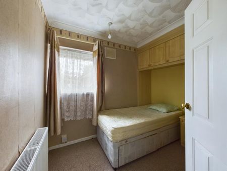 3 bedroom flat to rent - Photo 4