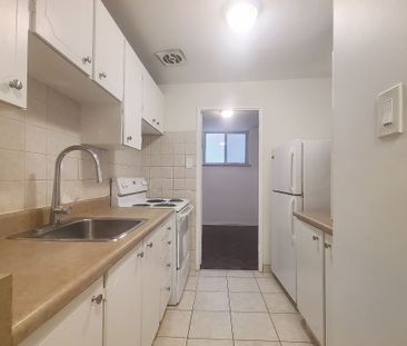 For Lease - 570 Eglinton Avenue Unit# 4, Toronto, Ontario - Photo 3