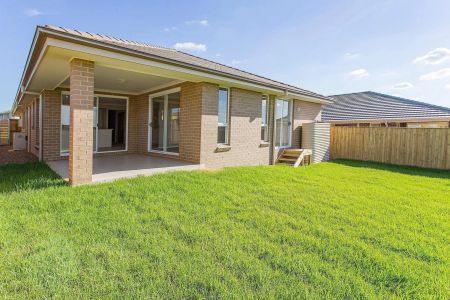 Brand New Family Home - Photo 4
