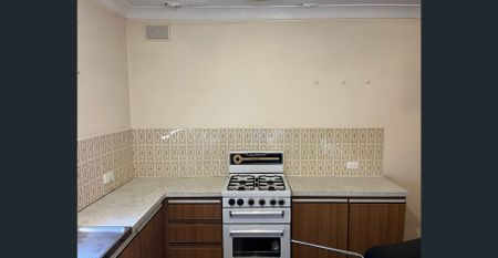 DON'T MISS THIS 3-Bedroom place - Photo 2