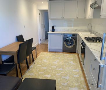 4 Bed Flat, Percy Road, E11 - Photo 2