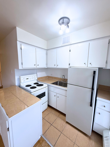 3.5 Available NOW – 7 Côte-Ste-Catherine - Photo 3