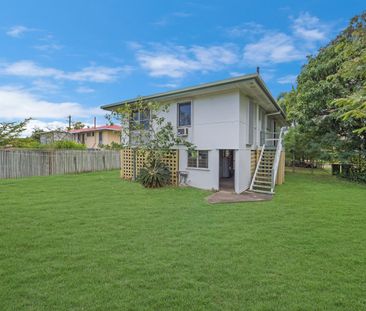 Charming Queenslander Home - Available for Move In Now!! - Photo 2