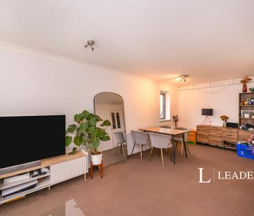 2 bedroom flat to rent - Photo 2