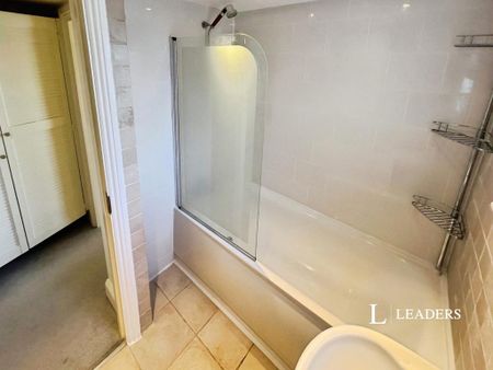 2 bedroom flat to rent - Photo 5