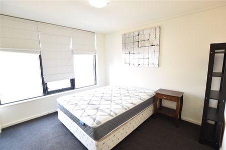 2511/668 Bourke Street - Photo 2