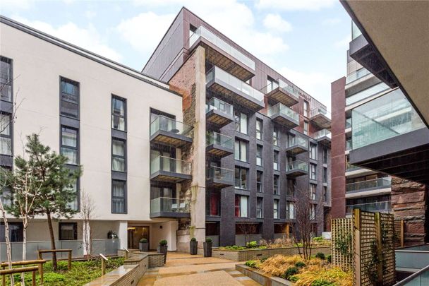 Stylish two double bed apartment in Finzels Reach development - Photo 1