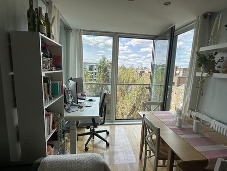 2 Bed Flat, The Crescent, SE8 - Photo 2