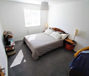 3 bedroom end of terrace house to rent - Photo 3