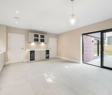 5 bedroom detached house to rent - Photo 4
