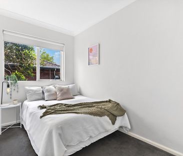 Neat, Sweet & Complete In Elwood - Photo 3