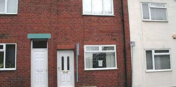 🏡 4-Bed House Share | Rear Yard | Normanton Room 1 - Photo 3
