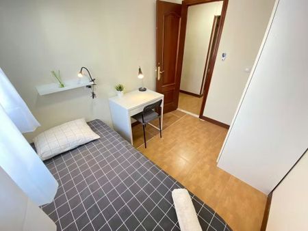 Calle de Pico de Alba, Madrid, Community of Madrid 28053 - Foto 3