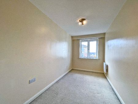 Jubilee Hall Road, Farnborough, Hampshire, GU14 - Photo 5
