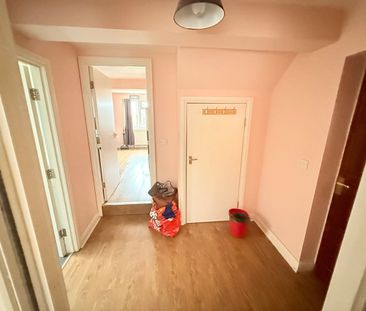 2 Bed Flat, Hall Lane, LS12 - Photo 5