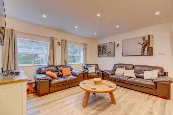 2 bedroom detached bungalow to rent - Photo 1