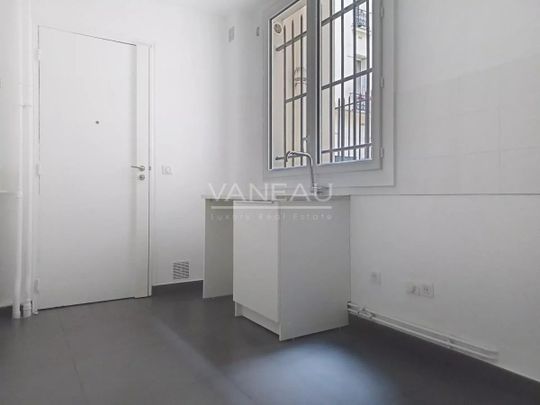 PARIS VIII - Appartement avec deux chambres - Rue Clément Marot - Photo 1