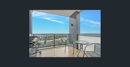 Stunning North Facing Apartment - Photo 5