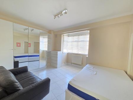 Studio to rent - Photo 2