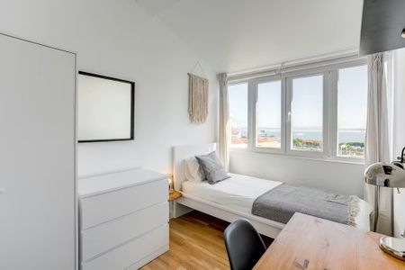 Calçada do Marquês de Abrantes, Lisbon, Lisbon 1200-163 - Photo 3