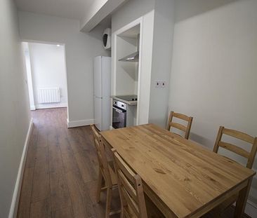 4 bedroom townhouse to rent - Photo 5