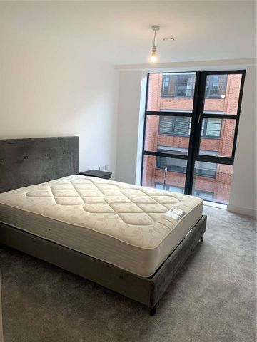 AVAILABLE FEB 4TH | FULLY FURNISHED | ONE BEDROOM APARTMENT | LOCATED IN THE VIBRANT JEWELLERY QUARTER | ONSITE AMENTIES | OPPORTUNITY NOT TO BE MISSED | BOOK NOW, SECURE YOUR VIEWING! - Photo 2