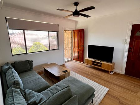 Stylish & Refreshed Two Bedroom Unit In Prime Fairy Meadow Location - Photo 5
