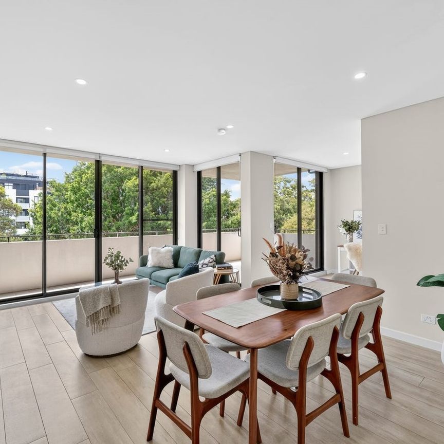 Stylish Boutique Living with Leafy Privacy in the Heart of Caringbah - Photo 1