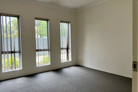 Beautifully Updated 3-Bedroom Home with Modern Comforts - Photo 2