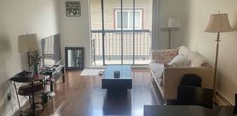 Great location - VCC Broadway. Balcony and spacious layout. - Photo 2