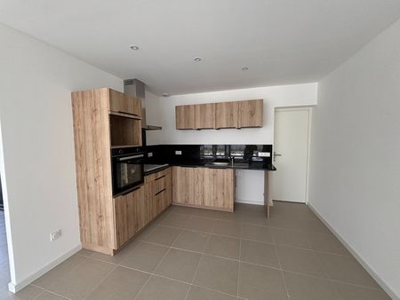 Location Maison 5 pièces 120m² - Photo 2