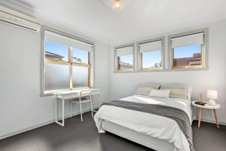 Large Double Storey Townhouse In Preston High School Zone - Photo 5