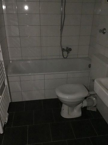 Charmante 2-Raum-Wohnung mit Balkon im Grünen! - Photo 2