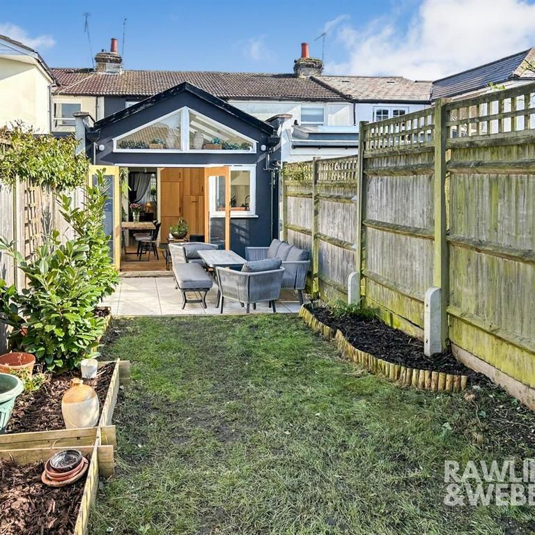 2 bedroom terraced house to rent - Photo 1