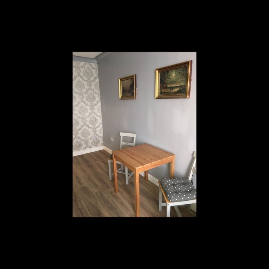 Studio Flat, York Road, LS9 - Photo 1