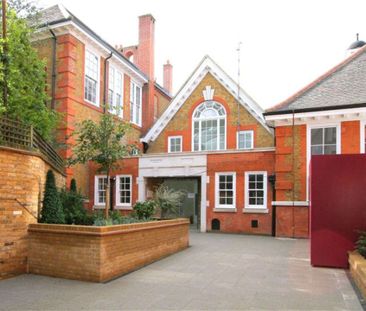 Exceptional one bedroom apartment in a converted school. - Photo 4