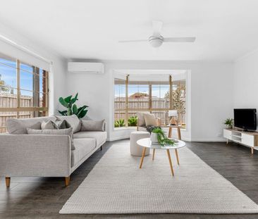 Chic Modern Living in Private Setting - Photo 2