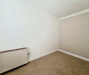 2 bedroom Flat To Let - Photo 1