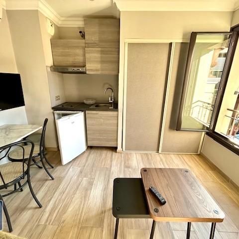 Location Appartement 1 pièce 18m² AIX EN PROVENCE 90ème - Photo 1