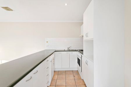 18 Mary Court, Mornington. - Photo 2