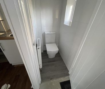 2 bedroom semi-detached house to rent - Photo 4