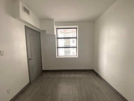 $1,300 / 1 br / 1 ba / 575 sqft 1BR Apartment Unit in St Catharines - Photo 4