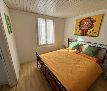 Casa bifamigliare a schiera centrale di 2 + 3.5 locali, con corte - Foto 4