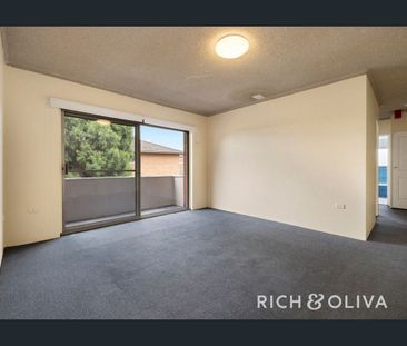 REGISTER TO INSPECT TUESDAY EVENING 31/03 OR CONTACT AGENT - Photo 1