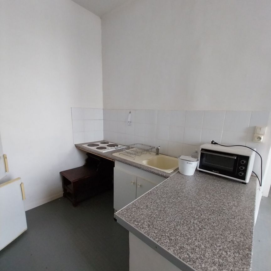 Appartement 2 pièces 33m2 MARSEILLE 5EME 480 euros - Photo 1