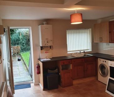 Ground floor flat to rent - Photo 2